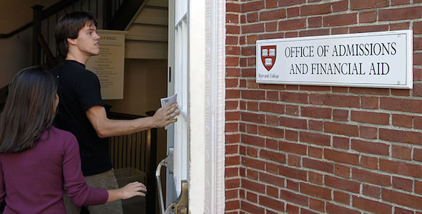 Harvard Ends Early Admission Policy